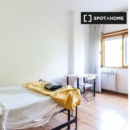 Image 2 - La Tre, Via Alessandro Severo, 00145 Rome RM, Italy - Room for rent
