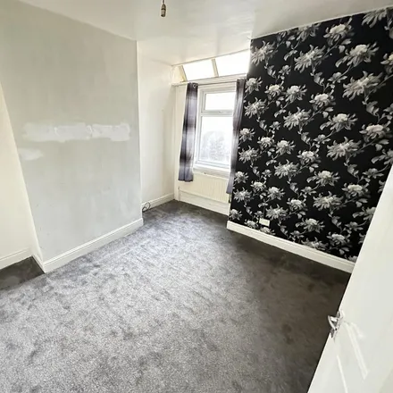 Image 4 - 30 Stovell Avenue, Manchester, M12 5SY, United Kingdom - Townhouse for rent