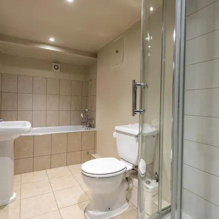 Image 4 - Stormont Road, London, SW11 5EL, United Kingdom - Apartment for rent