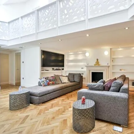 Buy this 2 bed house on 26 Fawcett Street in London, SW10 9ET
