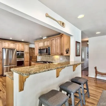 Image 9 - 2801 Oakland Avenue, South Lake Tahoe, CA 96150, USA - House for sale