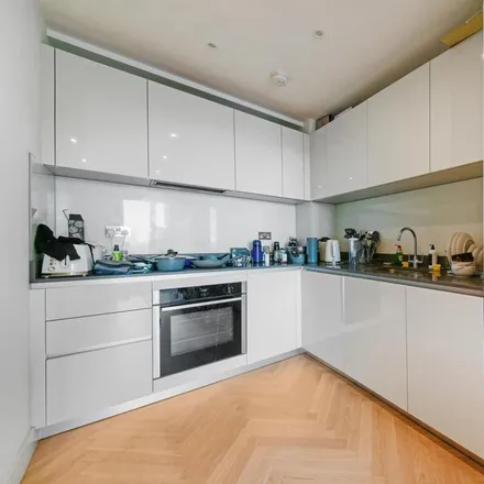 Image 4 - Larkin House, 307 Kidbrooke Park Road, London, SE3 9GU, United Kingdom - Apartment for rent