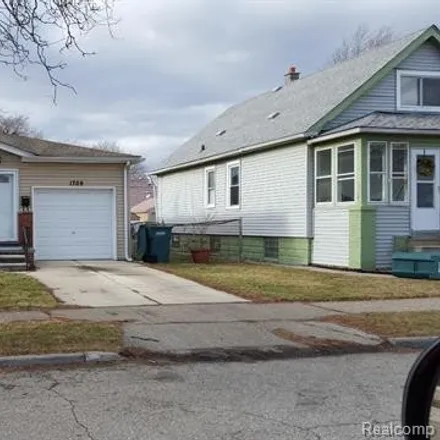 Rent this 3 bed house on 1708 Austin Avenue in Lincoln Park, MI 48146