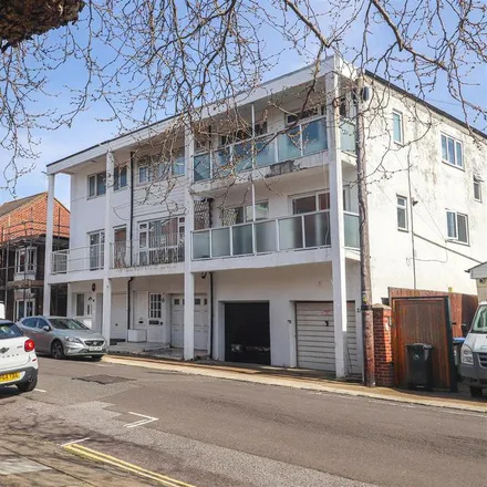 Rent this 3 bed townhouse on 9 in 11 Richmond Road, Portsmouth