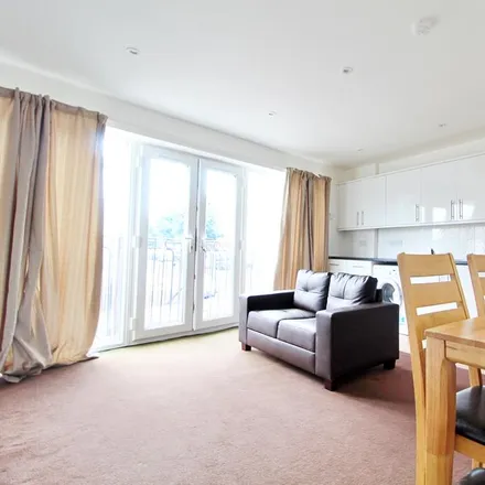 Rent this 2 bed apartment on Robinson Road in London, SW17 9DQ