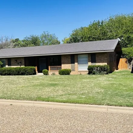 Buy this 3 bed house on 1168 Itasca Road in Plainview, TX 79072