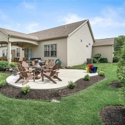 Image 2 - 209 Oakhurst Circle, O’Fallon, MO 63368, USA - House for sale