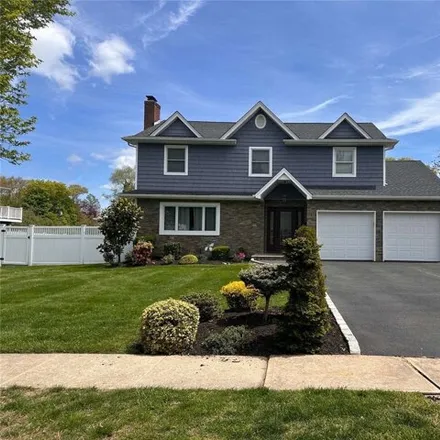Buy this 4 bed house on 3 Shaker Ridge Lane in Commack, NY 11725