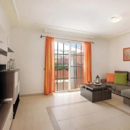 Rent this 3 bed house on San Isidro (Andén 1) in Avenida Santa Cruz, 38611 Granadilla de Abona