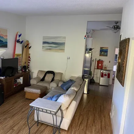 Rent this 1 bed room on Hill Place North in Santa Monica, CA 90405