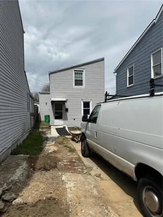 Buy this 1 bed house on 665 North Ivy Street in Allentown, PA 18102
