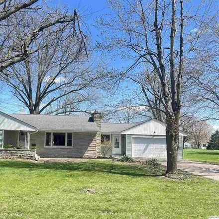 Buy this 2 bed house on 129 South Parkway Drive in Carthage, IL 62321