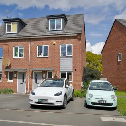 Buy this 3 bed duplex on Braunton Avenue in Coventry, CV2 1TA