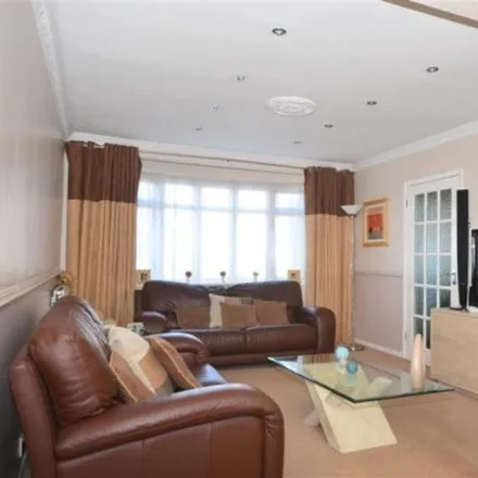 Image 3 - London, Clayhall, ENGLAND, GB - House for rent