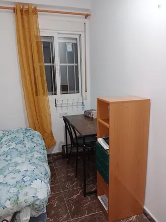 Rent this 3 bed room on Carrer de Félix del Río (activista veïnal) in 68, 46025 Valencia