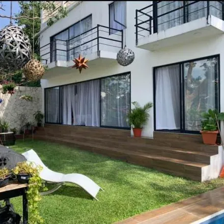 Buy this 4 bed house on Alberca in Privada Club de Golf, Club de Golf de Cuernavaca