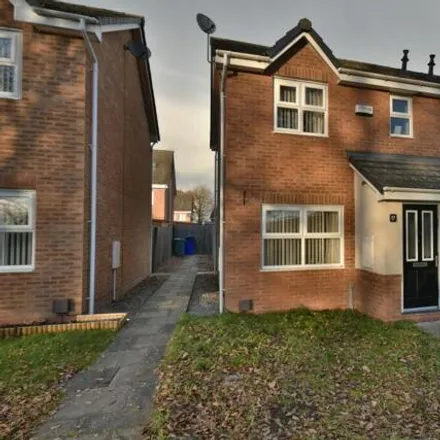 Rent this 3 bed duplex on Hirwaun in Wrexham, LL11 3EF