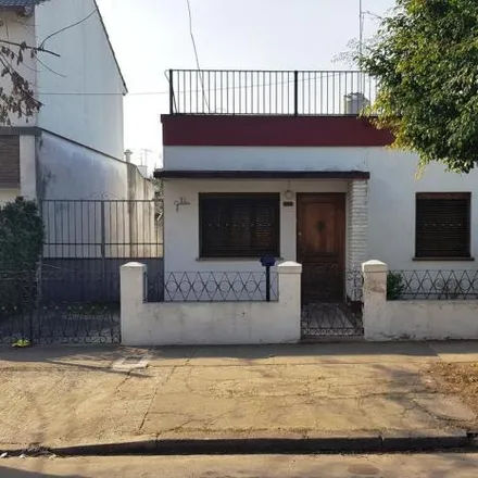 Buy this 2 bed house on Primera Junta 2327 in Munro, B1651 DMR Vicente López