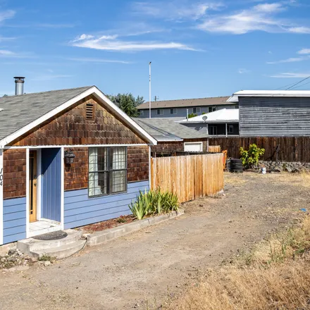 Buy this 3 bed house on 104 North 72nd Avenue in West Valley, Yakima