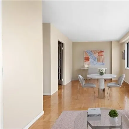 Image 5 - 3671 Hudson Manor Terrace, New York, NY 10471, USA - Apartment for sale