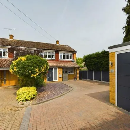 Buy this 4 bed duplex on Marks Close in Billericay, CM12 0JH