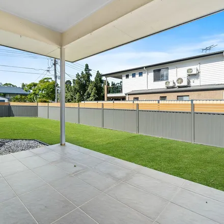 Rent this 4 bed apartment on Oleander Street in Daisy Hill QLD 4127, Australia