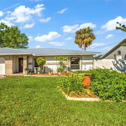 Buy this 3 bed house on 2204 Clubhouse Road in Lee County, FL 33917