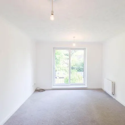 Image 4 - Palmerston Road, Tubbenden, London, BR6 7DN, United Kingdom - Apartment for rent