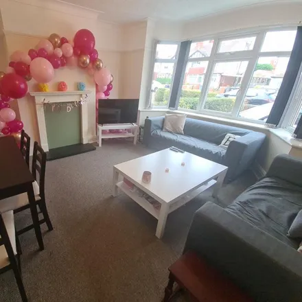 Rent this 4 bed duplex on 81 St Anne's Road in Leeds, LS6 3PA