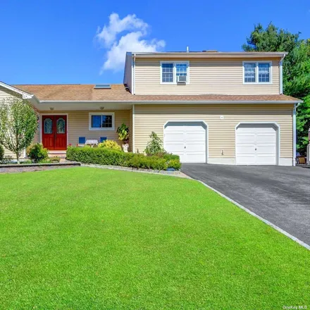 Buy this 7 bed house on 1 Larch Lane in Hauppauge, Smithtown