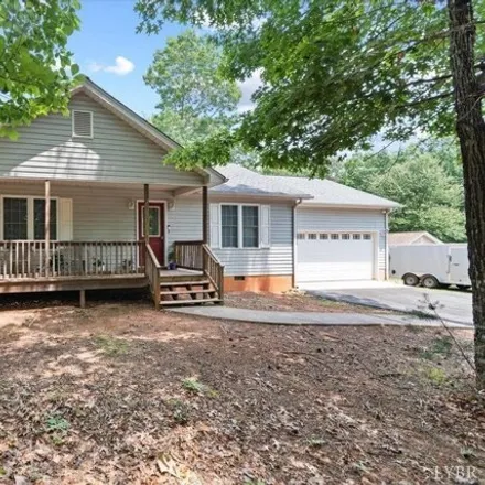 Image 2 - 318 Courtland Drive, Appomattox County, VA 24522, USA - House for sale
