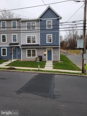Rent this 4 bed townhouse on 316 East Nesquehoning Street in Easton, PA 18042