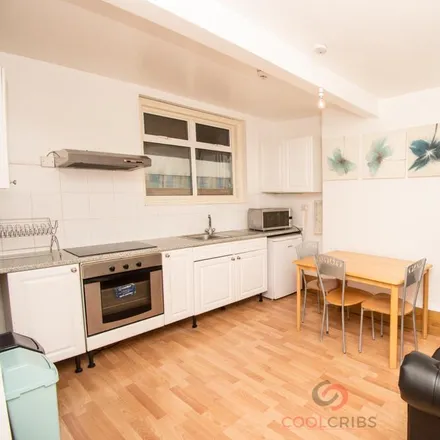 Rent this 2 bed apartment on Caledonian Road Post Office in 320 Caledonian Road, London