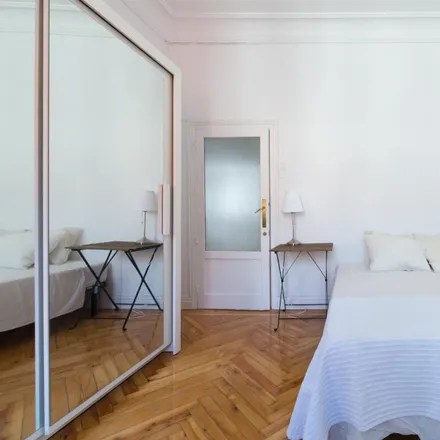 Rent this 7 bed room on Madrid in Asociación Católica de Señoras de Madrid, Calle de Meléndez Valdés
