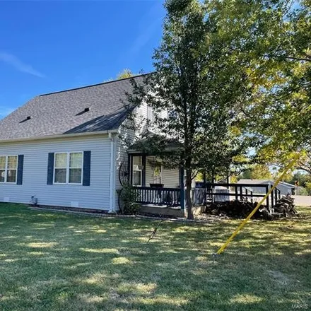 Buy this 3 bed house on 704 Burks Road in Farmington, MO 63640