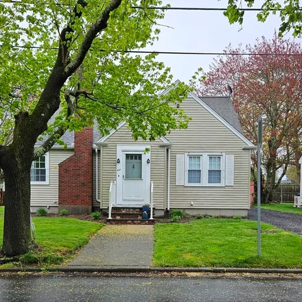Buy this 3 bed house on 420 John St