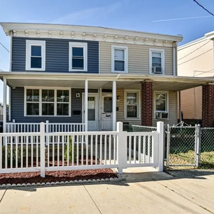 Buy this 5 bed house on 159 North Lincoln Street in Wilmington, DE 19805