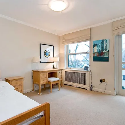 Image 7 - Kingston House South 40-90, Ennismore Gardens, London, SW7 1NQ, United Kingdom - Apartment for rent