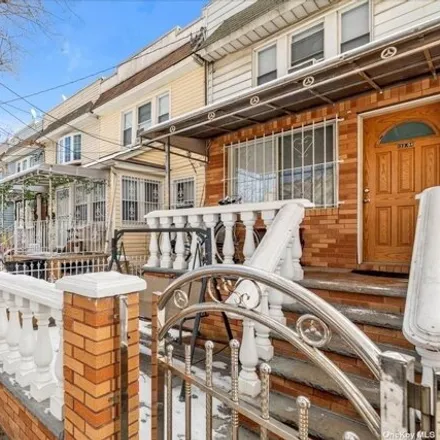 Buy this 3 bed house on 132-04 101st Avenue in New York, NY 11419