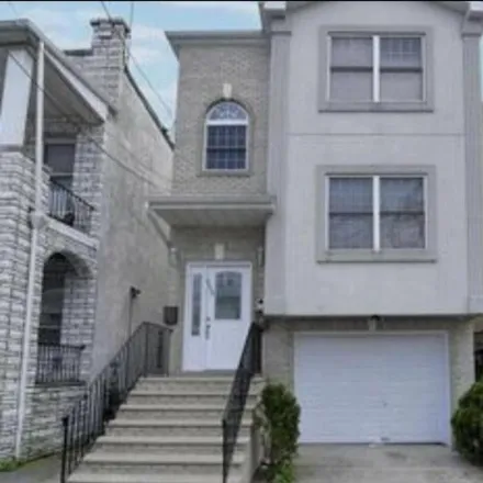 Rent this 3 bed house on 153 Woodlawn Avenue in Greenville, Jersey City