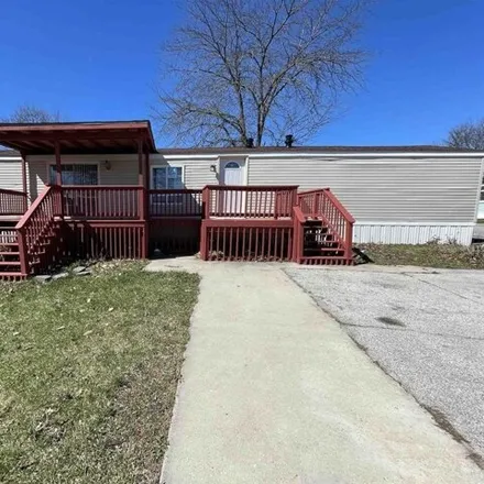 Buy this studio apartment on 4th Street in Des Moines, IA 50320