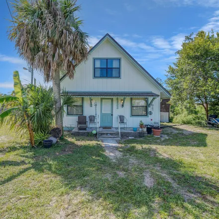 Buy this 3 bed house on 2129 West 29th Plaza in Panama City, FL 32405