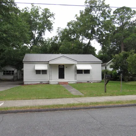 Rent this 3 bed townhouse on 219 Shirley Drive in Warner Robins, GA 31088