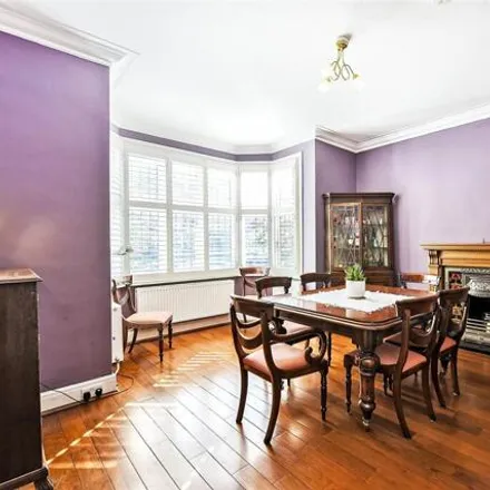 Image 6 - 41 Heathfield Road, London, W3 8EJ, United Kingdom - House for sale