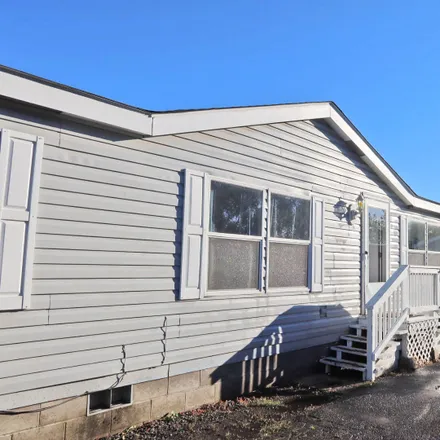 Buy this 4 bed house on 2530 Orchard Avenue in Klamath Falls, OR 97601