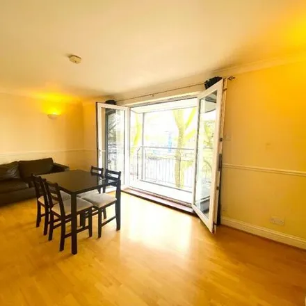 Rent this 2 bed room on Rainbow Quay in Surrey Quays, London