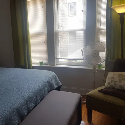 Rent this 1 bed apartment on Chicago in Rogers Park, US