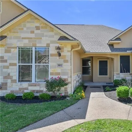 Image 2 - 1433 Buena Vista Drive, College Station, TX 77845, USA - House for sale