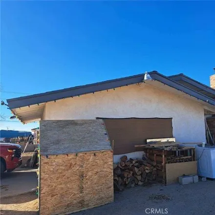 Image 3 - 28018 Church Avenue, San Bernardino County, CA 92311, USA - House for sale