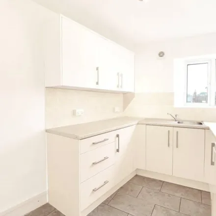 Rent this 3 bed apartment on Freshwell Avenue in London, RM6 5DS